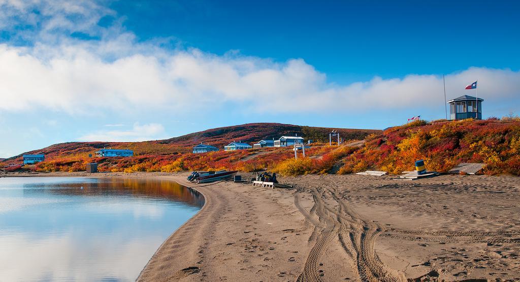 Peterson'S Point Lake Lodge Yellowknife Extérieur photo